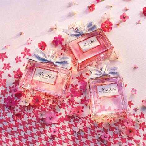 Dior Miss Dior Eau de parfum notas florales y frescas lazo couture