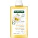 Klorane Blond Highlights Shampoo With Chamomile Champú lava y desenreda ofreciendo suavidad y brillo para cabello teñido rubio 400 ml