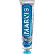 Marvis Aquatic Mint Dentífrico Pasta de dientes limpia de forma eficaz eliminando la placa con efecto blanqueador y sabor a menta 85 ml