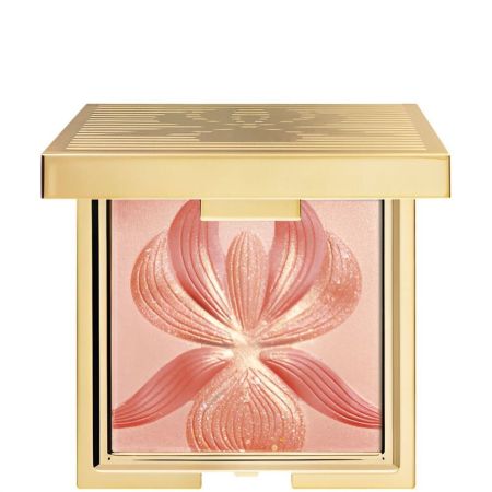 Sisley L'Orchidée Colorete iluminador envuelve tus mejillas y pómulos realzando los rasgos para un acabado natural