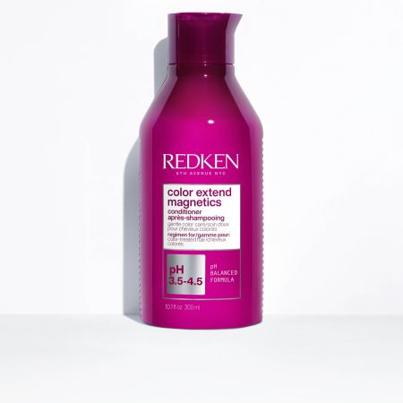 Redken Color Extend Magnetics Conditioner Acondicionador aporta fuerza y brillo y protege el cabello teñido 250 ml