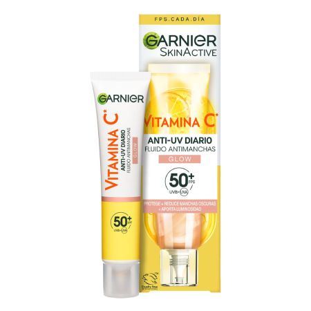 Garnier Skin Active Vitamina C Fluido Antimanchas Glow Spf 50 Fluido hidratante protege previene y reduce las manchas oscuras aportando luminosidad 40 ml