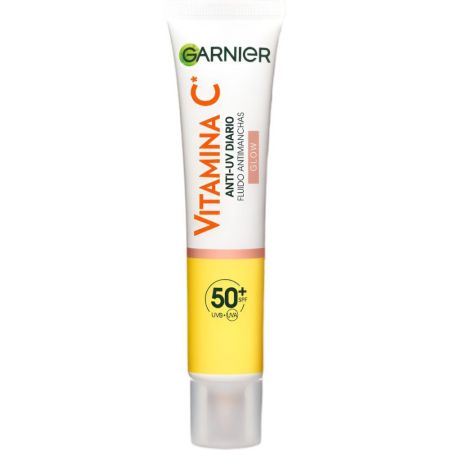 Garnier Skin Active Vitamina C Glow Fluido Antimanchas Spf 50 Fluido hidratante protege previene y reduce las manchas oscuras aportando luminosidad 40 ml