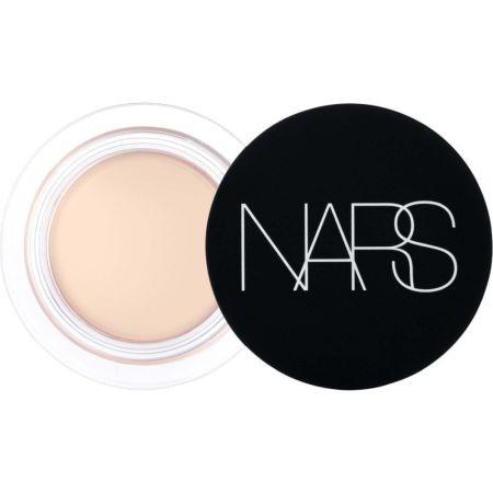 Nars Soft Matte Complete Concealer Corrector mate sin aceite de cobertura total que difumina y suaviza instantáneamente