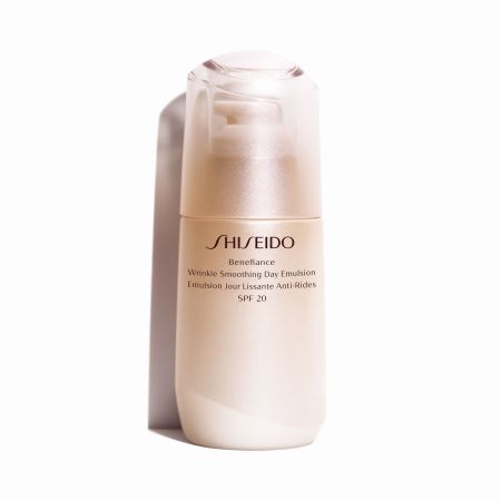 Shiseido Benefiance Wrinkle Smoothing Day Emulsion Spf 20 Emulsion antiarrugas restaura la hidratación y repara líneas y arrugas 24 horas 75 ml