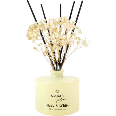 Ambar Ambientador Mikado Parfums Black & White Flor De Mimosa Ambientador mikado para hogar sin alcohol transforma tu ambiente con un aroma reconfortante hasta 45 días 40 ml