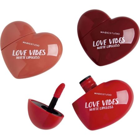 Magic Studio Love Vibes Matte Gloss Brillo de labios mate de larga duración enamorarás a cualquiera 1 ud